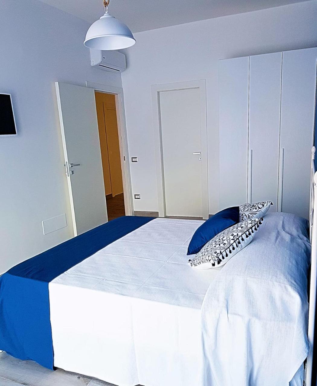Bed and Breakfast #Zonaporto à Naples Extérieur photo