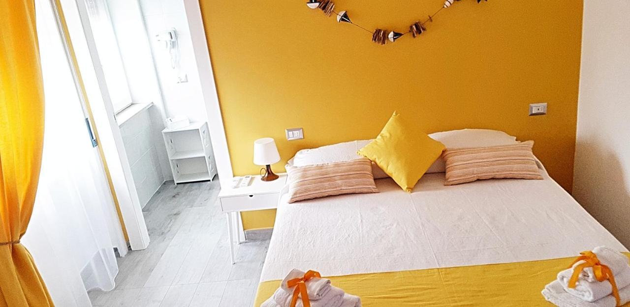 Bed and Breakfast #Zonaporto à Naples Extérieur photo