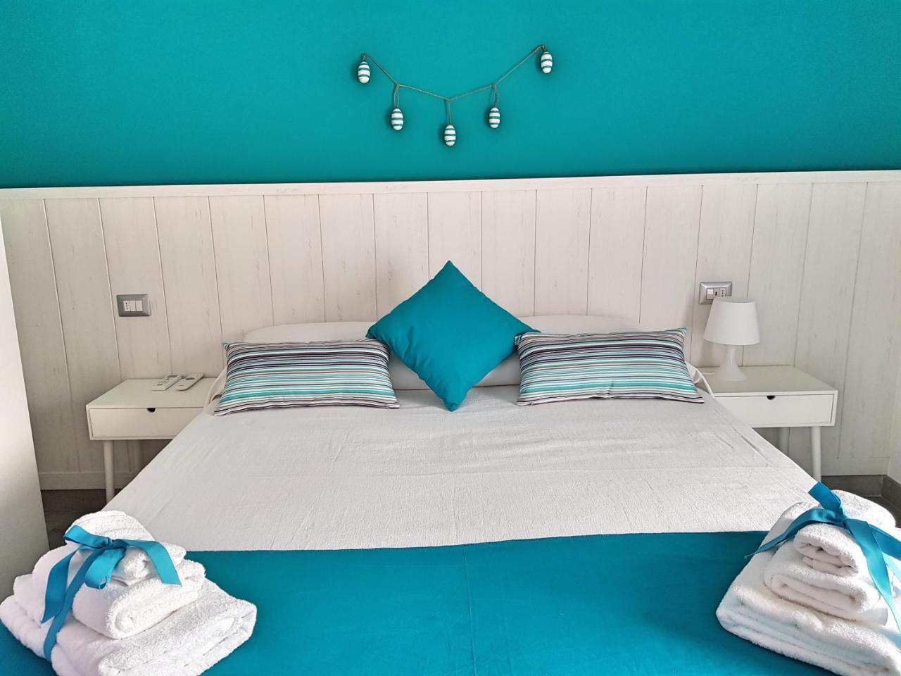 Bed and Breakfast #Zonaporto à Naples Extérieur photo