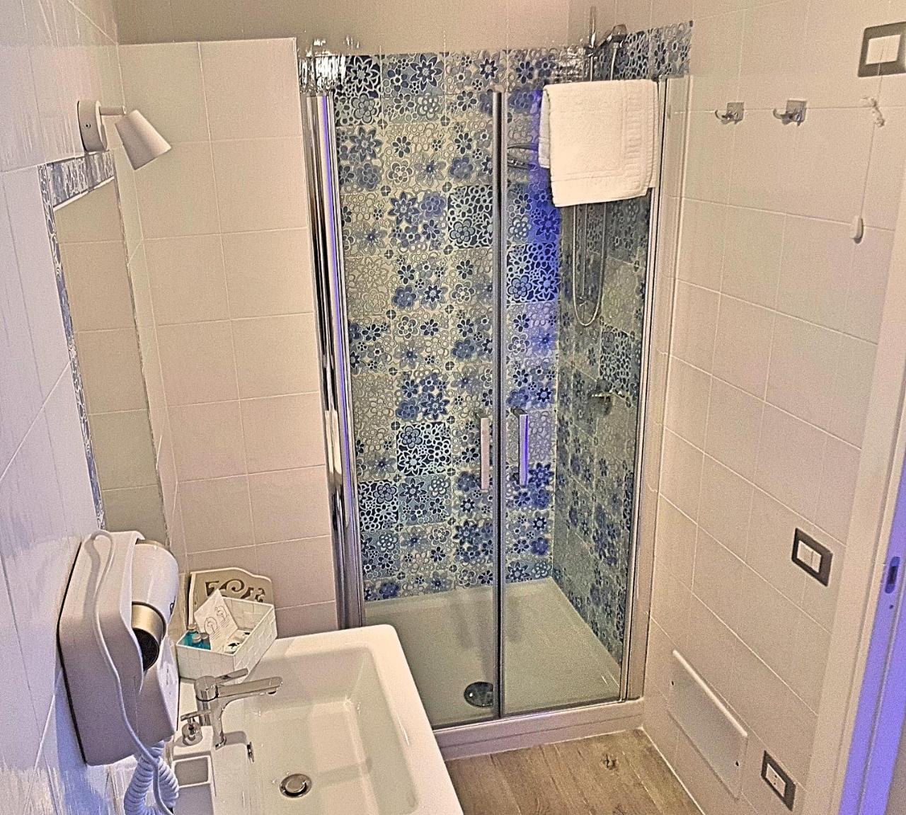 Bed and Breakfast #Zonaporto à Naples Extérieur photo