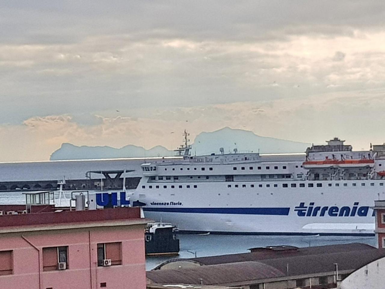 Bed and Breakfast #Zonaporto à Naples Extérieur photo