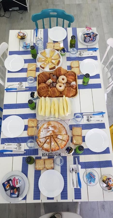 Bed and Breakfast #Zonaporto à Naples Extérieur photo